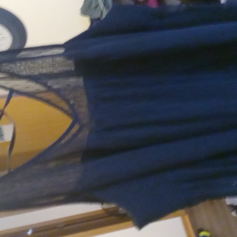 Cold shoulder long sleeved shirt